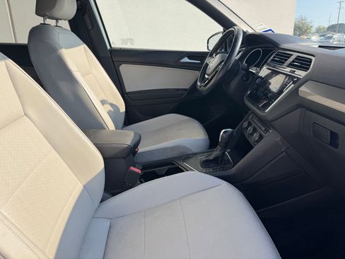 Used 2021 Volkswagen Tiguan SE R-Line image 6