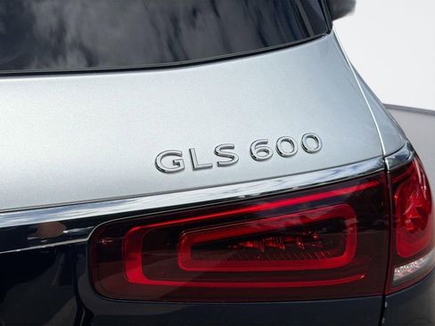 Used 2022 Mercedes-Benz Maybach GLS 600 4MATIC image 26