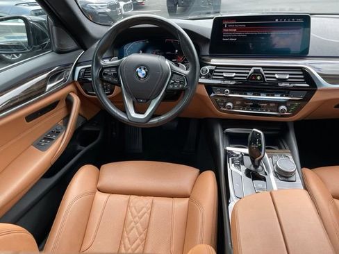Used 2022 BMW 530i xDrive w/ Premium Package AWD/4WD image 9