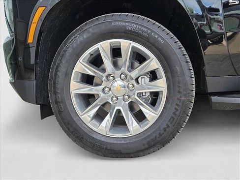 New 2026 Chevrolet Suburban Premier image 10