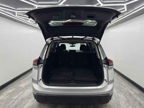 Used 2024 Nissan Rogue S image 6