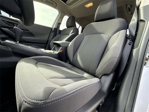 Used 2025 Subaru Crosstrek 2.0i Premium image 11