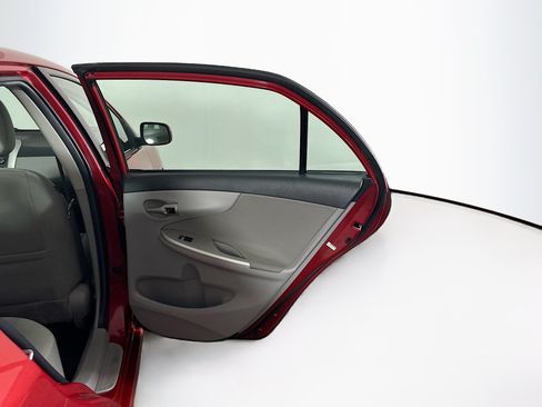 Used 2011 Toyota Corolla LE FWD image 26