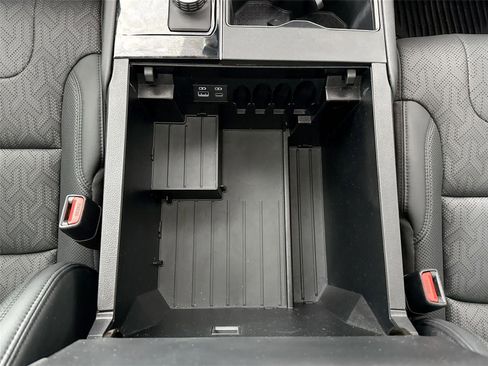 Used 2023 Toyota Tundra Limited w/ Power Package image 36