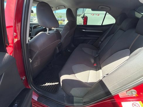 Used 2018 Toyota Camry LE FWD image 8