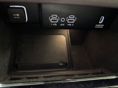 Used 2022 Jeep Wagoneer Series III w/ Premium Group I image 16