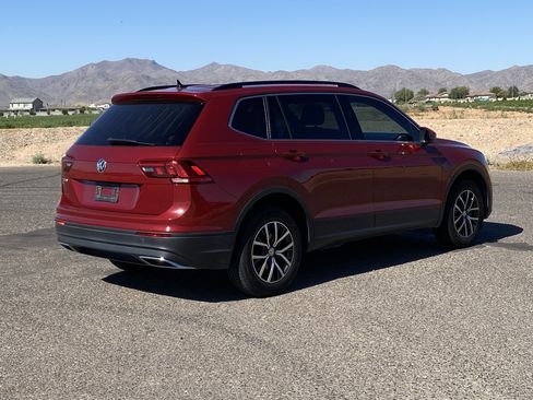 Used 2019 Volkswagen Tiguan SE image 3