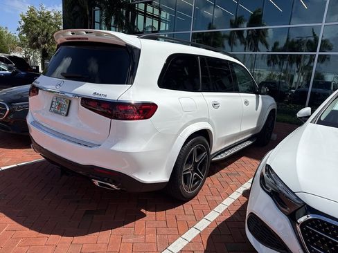 Used 2025 Mercedes-Benz GLS 450 4MATIC image 7