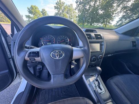 Used 2013 Toyota Corolla S FWD image 16