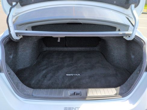 Used 2020 Nissan Sentra SR w/ Premium Package image 31