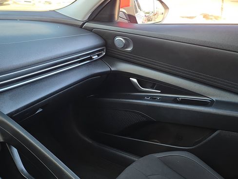 Used 2023 Hyundai Elantra SEL w/ Preferred Accessory Package image 22