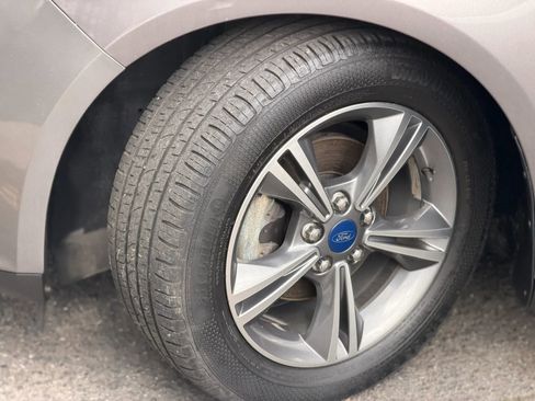 Used 2014 Ford Focus SE w/ SE Sport Package image 14