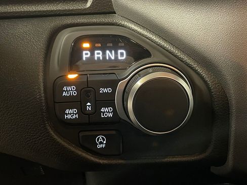 Used 2025 RAM 1500 Big Horn AWD/4WD image 30