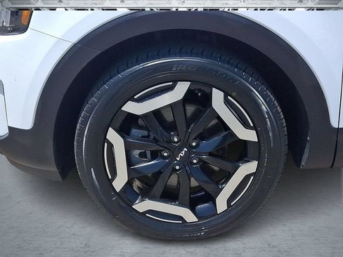 Used 2024 Kia Telluride EX FWD image 9