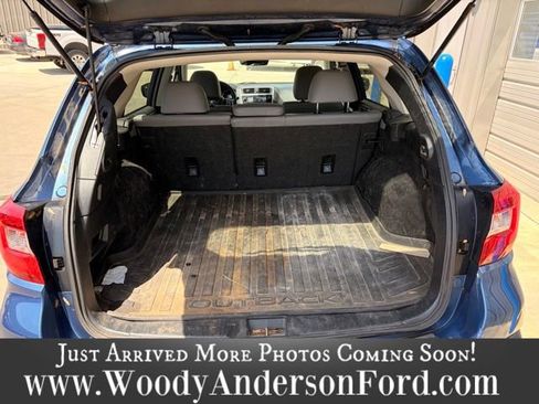 Used 2019 Subaru Outback 2.5i Limited image 6