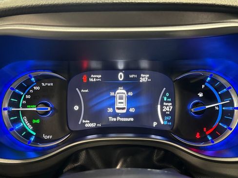 Used 2023 Chrysler Pacifica Touring-L FWD image 26