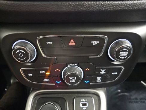 Used 2021 Jeep Compass Latitude w/ Convenience Group AWD/4WD image 24
