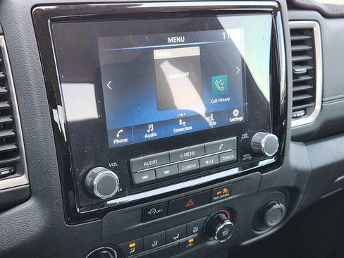 Used 2024 Nissan Frontier SV AWD/4WD image 17