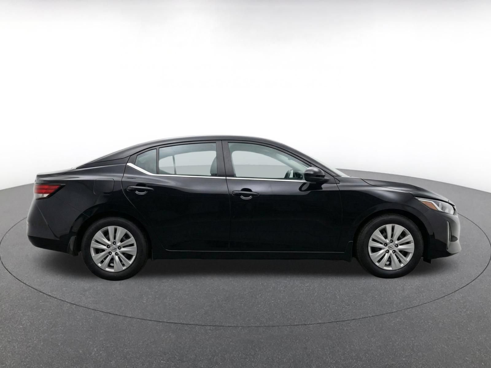 Used 2025 Nissan Sentra S FWD image 9