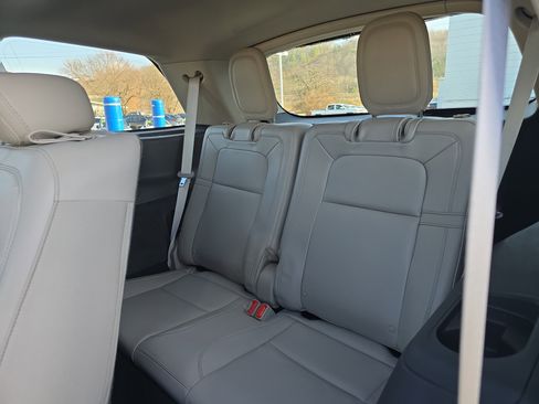 Used 2022 Lincoln Aviator Reserve w/ Elements Package Plus image 15