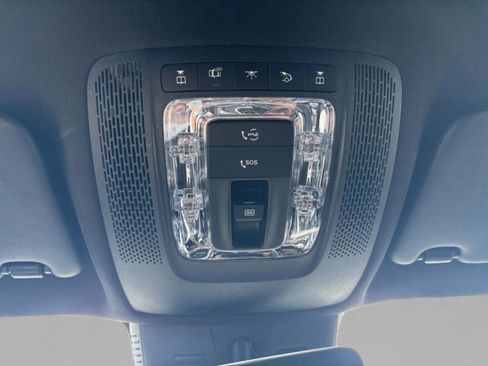 Used 2025 Mercedes-Benz GLB 250 image 18