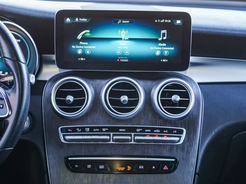 Used 2020 Mercedes-Benz GLC 300 GLC 300 image 13