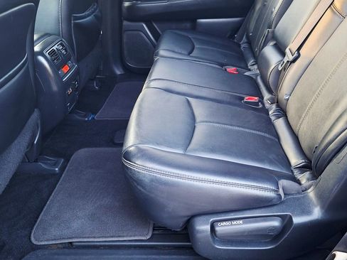 Used 2019 Nissan Pathfinder SL FWD image 10