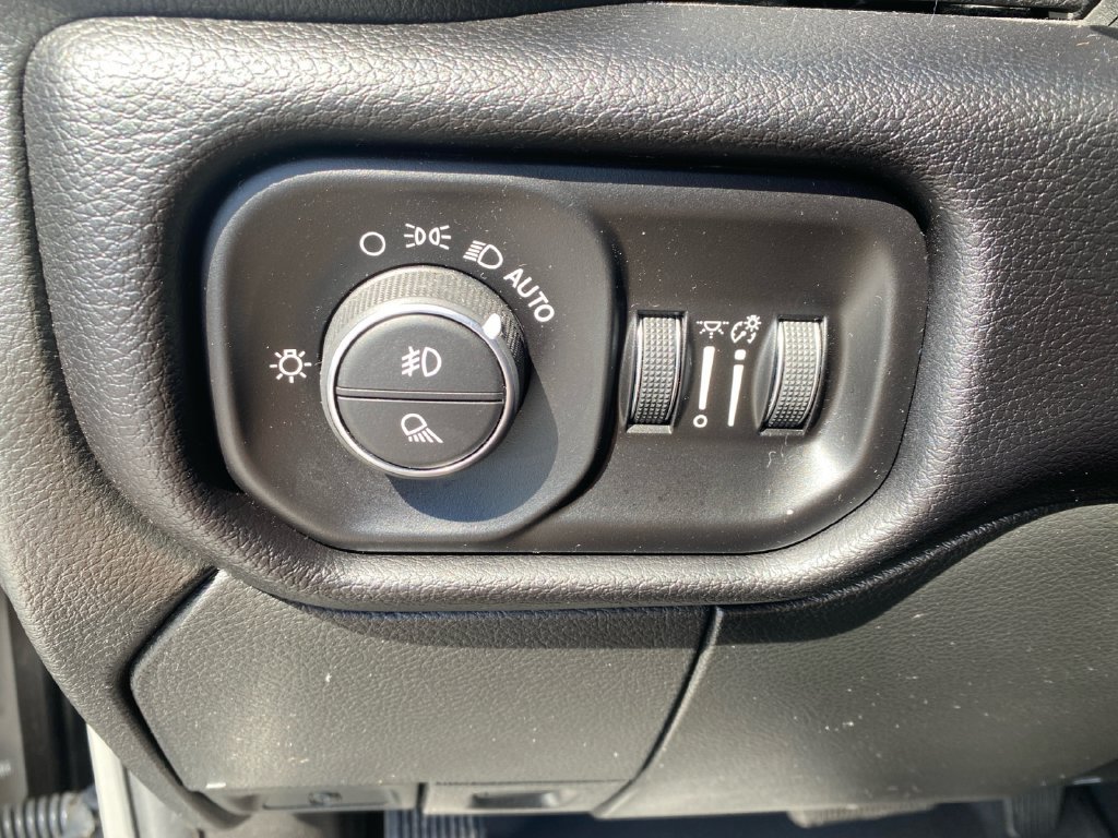 Used 2026 RAM 3500 Laramie AWD/4WD image 23