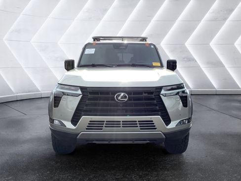 Used 2024 Lexus GX 550 AWD/4WD image 2