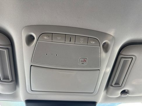 Used 2022 Nissan Armada SV image 48