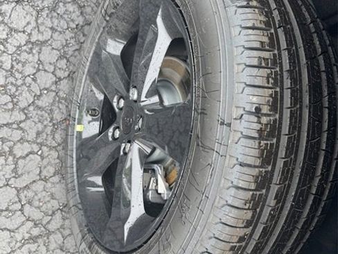 New 2025 Jeep Grand Cherokee Limited image 9