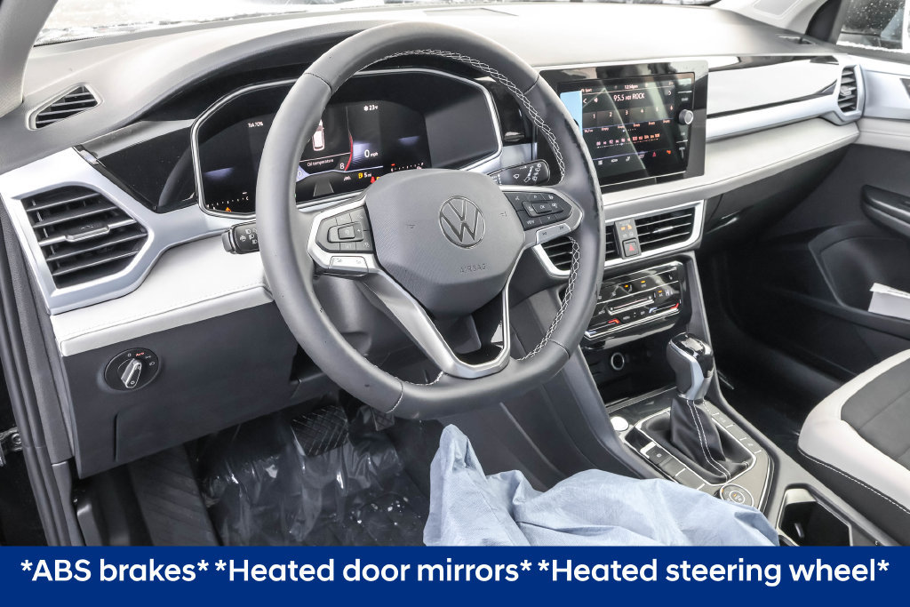 Used 2026 Volkswagen Taos SE AWD/4WD image 4