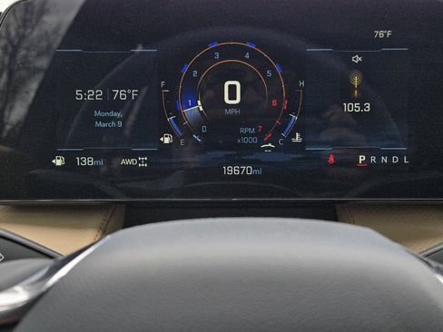 Used 2025 Chevrolet Equinox ACTIV image 6