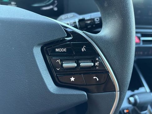 Certified 2024 Kia Niro LX image 19