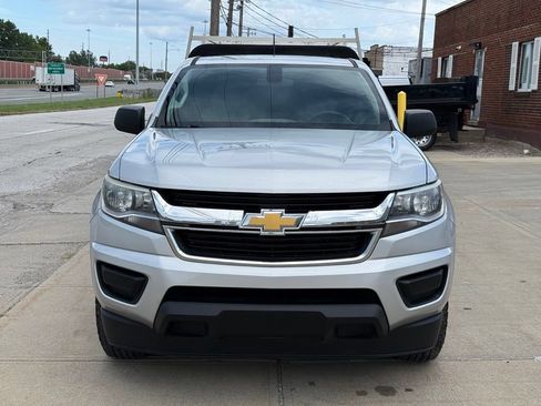 Used 2018 Chevrolet Colorado W/T w/ WT Convenience Package RWD image 2