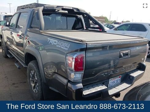 Used 2021 Toyota Tacoma TRD Off-Road w/ TRD Premium Off Road Package AWD/4WD image 3