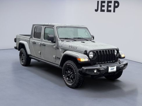 Used 2021 Jeep Gladiator Willys image 9