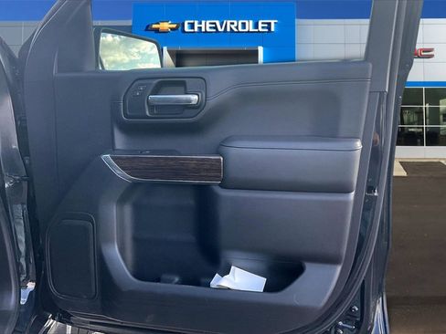 Used 2019 GMC Sierra 1500 SLE w/ SLE Value Package image 29