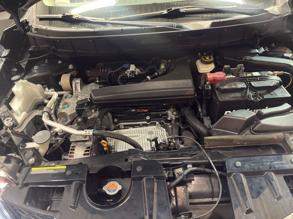 Used 2016 Nissan Rogue SV AWD/4WD image 30