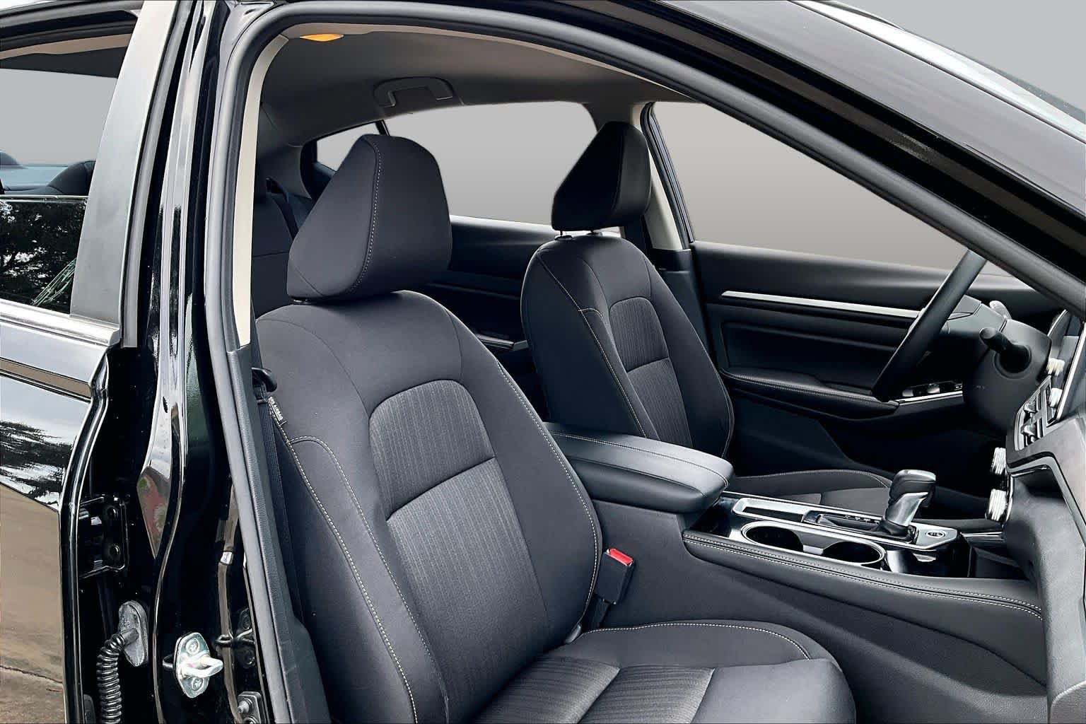 Certified 2023 Nissan Altima 2.5 SV FWD image 9