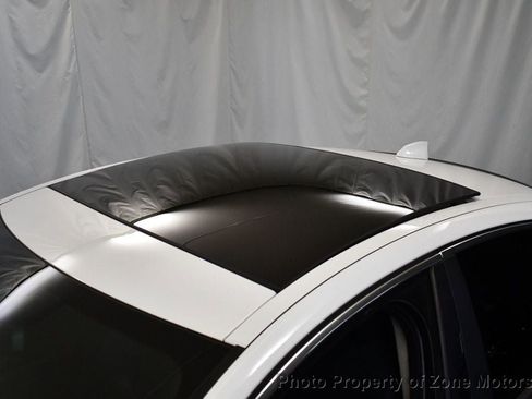 Used 2017 Jaguar XE Premium image 54