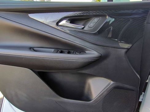 Used 2025 Chevrolet Blazer EV LT FWD image 10