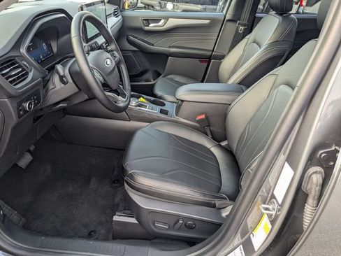 Used 2025 Ford Escape SE w/ PHEV Premium Package FWD image 24