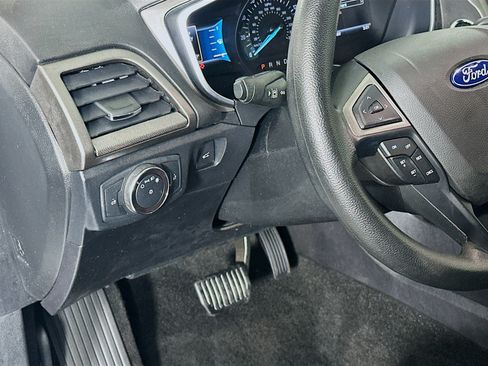 Used 2020 Ford Fusion SE FWD image 17