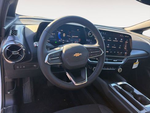 New 2026 Chevrolet Equinox EV LT w/ Comfort Package FWD image 5