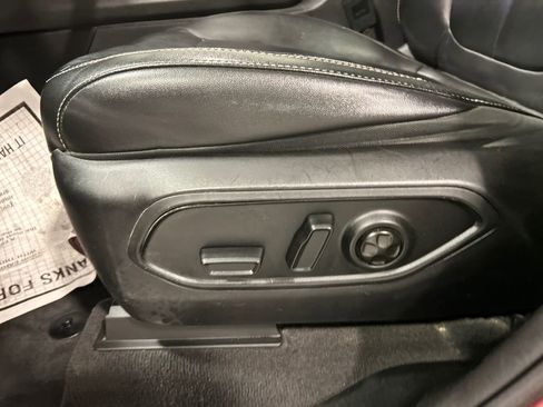 Used 2022 Jeep Grand Cherokee Limited image 17