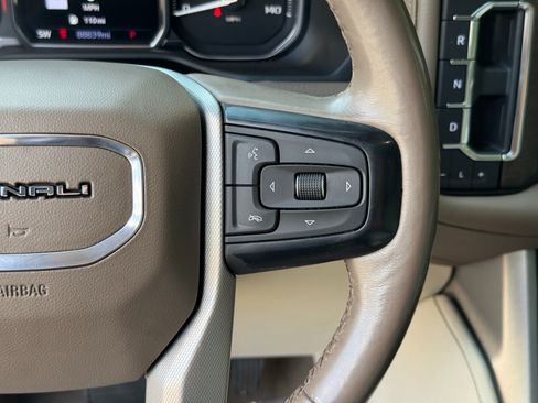 Used 2021 GMC Yukon Denali w/ Denali Ultimate Package AWD/4WD image 38