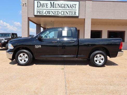 Used 2024 RAM 1500 Classic SLT AWD/4WD image 3
