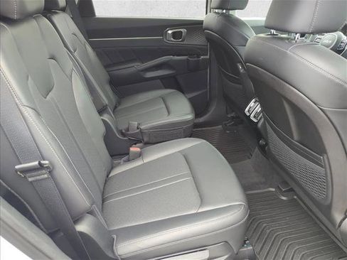 Used 2023 Kia Sorento SX AWD/4WD image 25