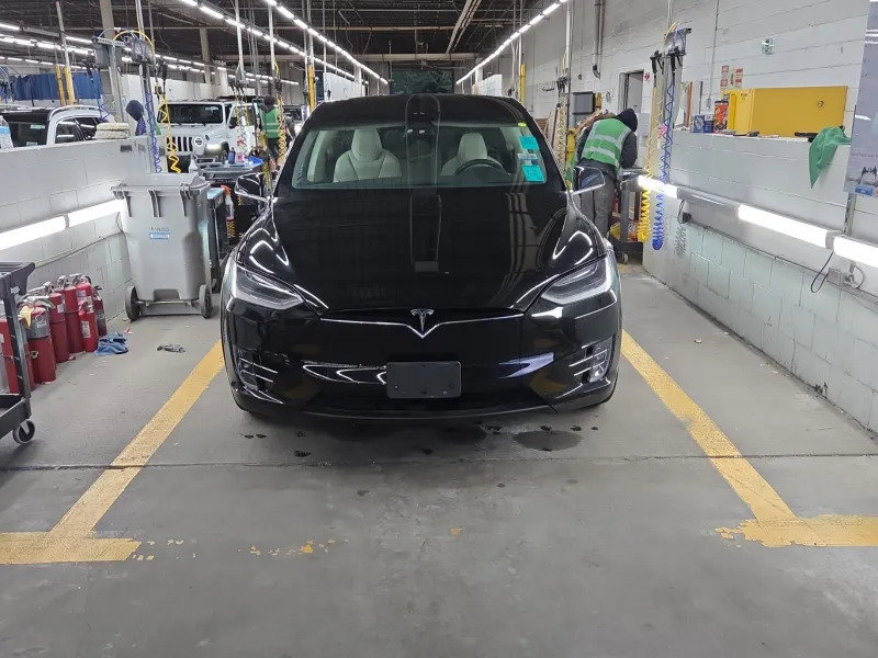 Used 2018 Tesla Model X 75D AWD/4WD image 2